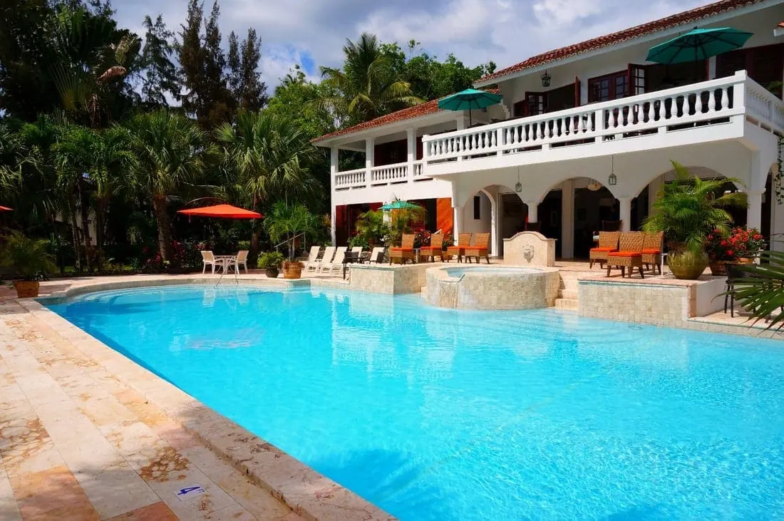 Guide illustration for Pool Fence Maintenance Tips for All Seasons